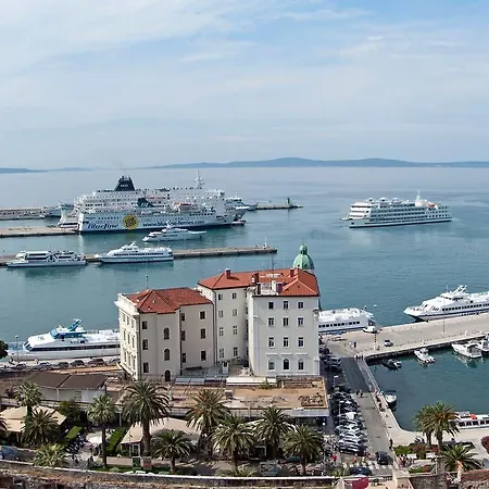 招待所 Horizon Luxury & Design 4*